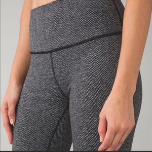 Lululemom grey herringbone wunder unders
